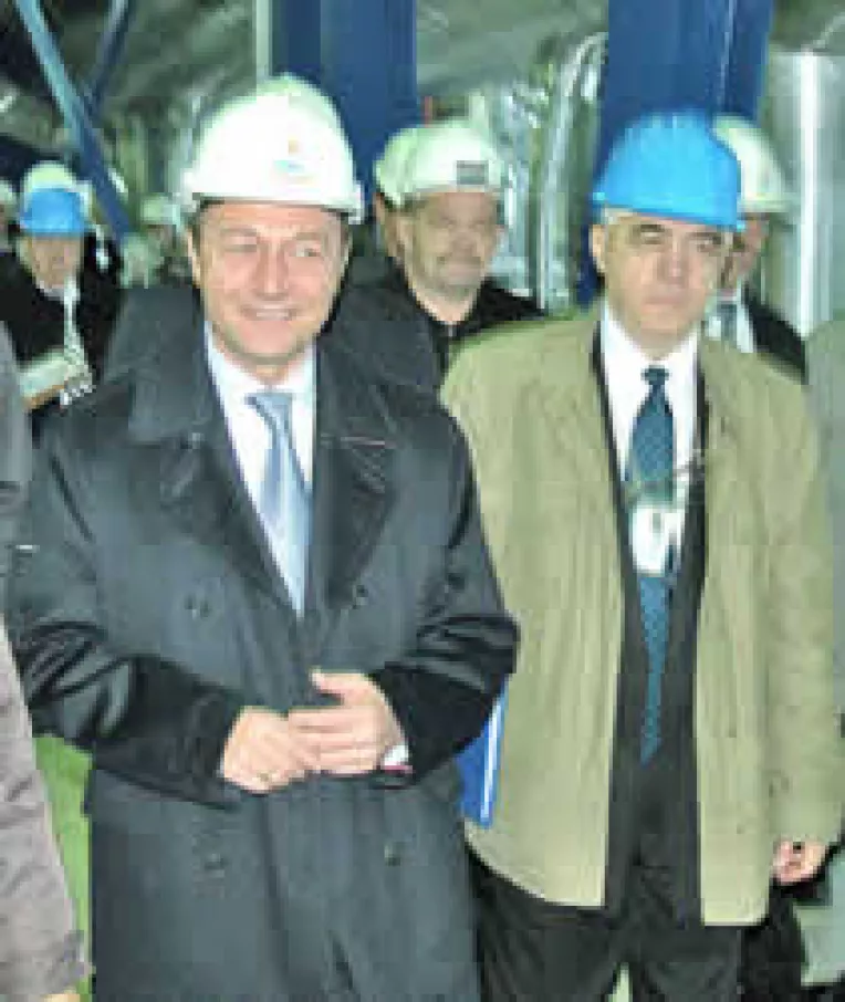 Basescu vrea ca Unitatea 2 sa produca din toamna