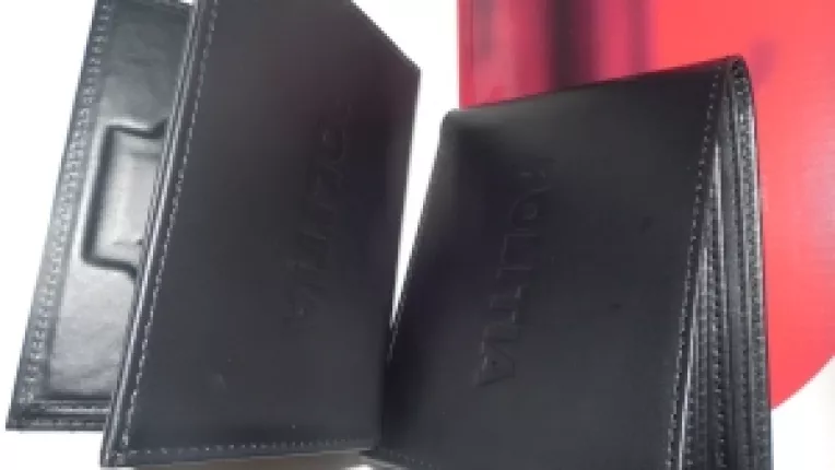 Firma Canigi face portofele din piele pentru Politia Romana