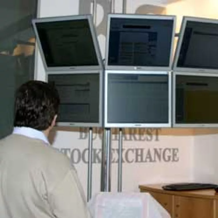 Investitorii corecti raman cu banii blocati