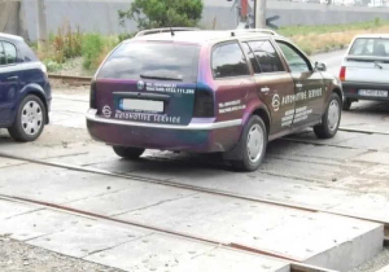 Maer s-a apucat de reabilitarea trecerilor de pe strada Caraiman