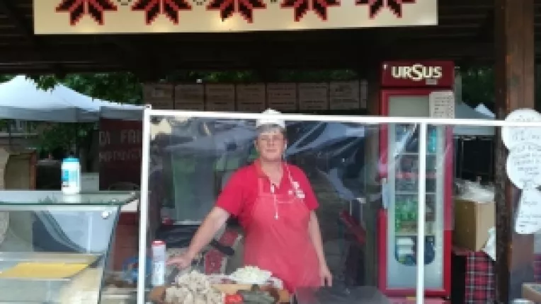 Mancaruri traditionale, la restaurantul Palmyra, la targul traditional de la MTR