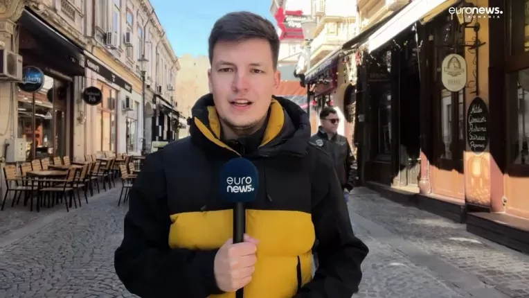 O zi sub blocurile cu bulina rosie din Bucuresti. Parlamentul vrea sa le inchida