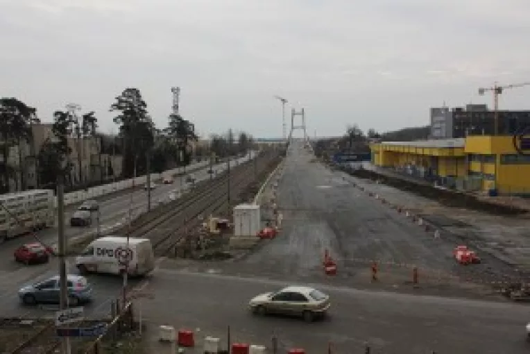 Pentru autostrazile nefacute in ultimii 6 ani au fost cheltuiti 12 miliarde de euro