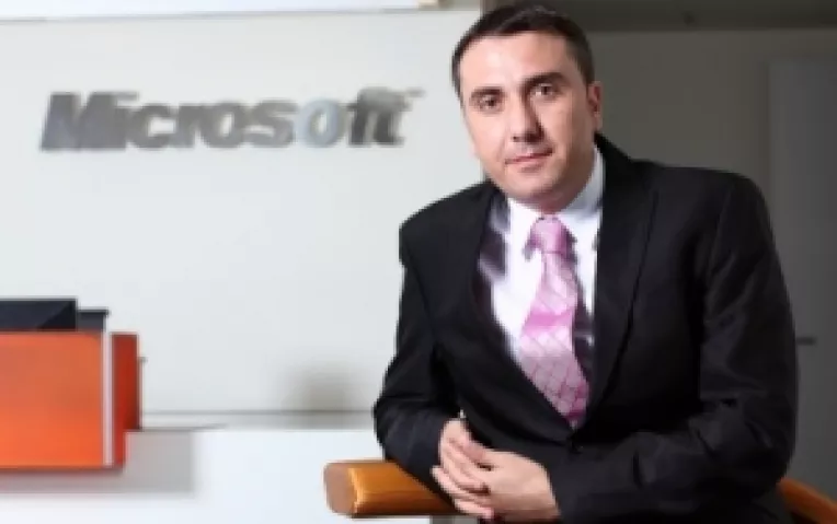 Peste 400.000 de firme, jumatate din piata de IT din Romania, lucreaza cu tehnologia Microsoft 