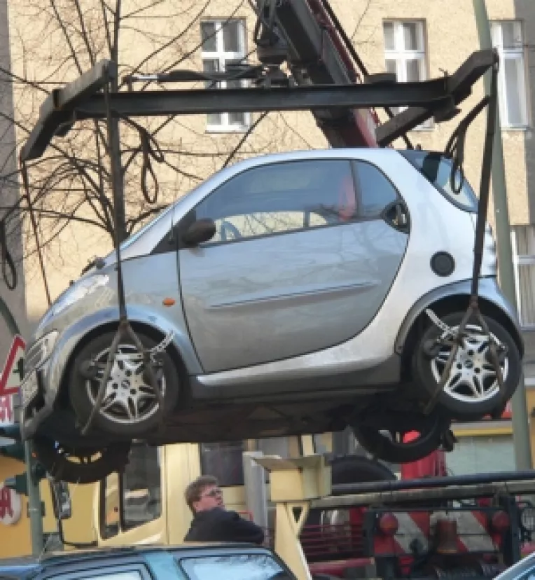 Profituri uriase : In Bucuresti sunt ridicate 100 de masini pe zi