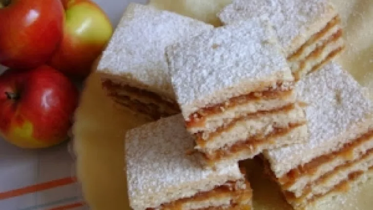 Reteta delicioasa: Prajitura cu mere