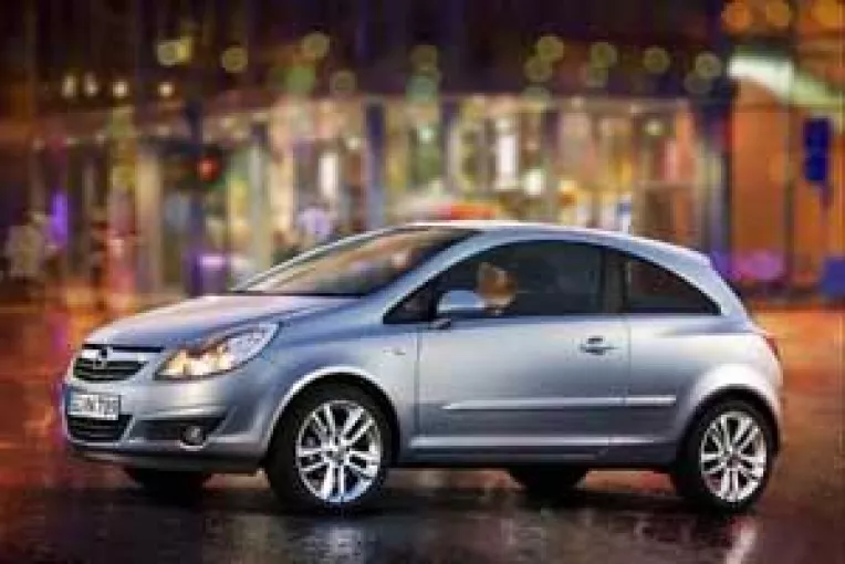 Romanii au ales Corsa masina anului 2007