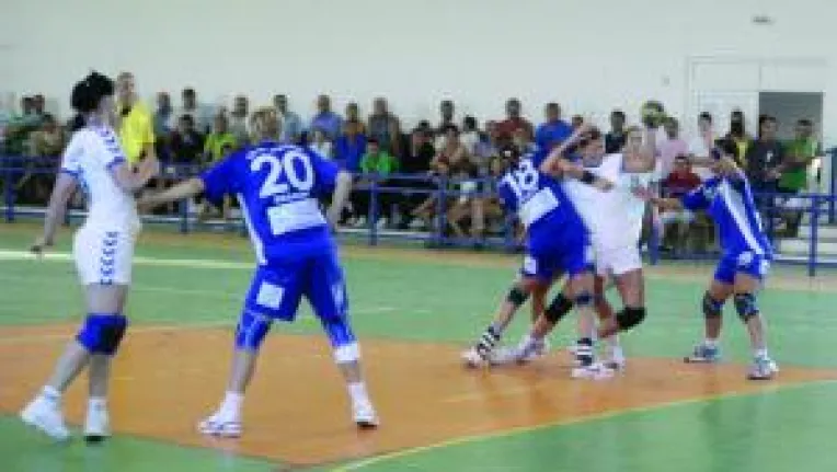 Scapati de lanterna rosie!